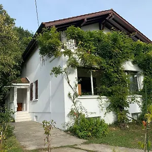 Le Grand-saconnex Guesthouse, 5 Min Walk To Airport Lejlighedshotel