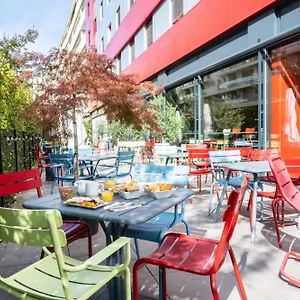 Ibis Centre Nations Hotel 3*