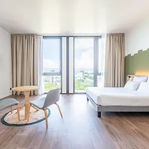 Hotel Geneva Airport 3*