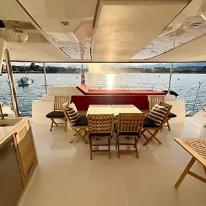 Botel Floatinn Boat-bnb Genebra