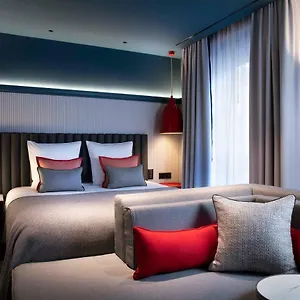 D Hotel
