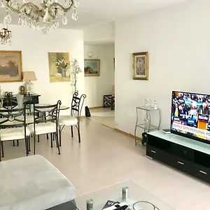 Spacious & Elegant Next To River Apartment
