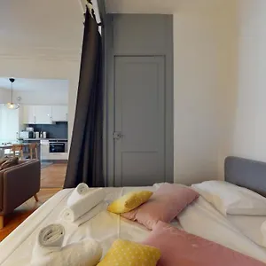 Charming Studio In Les Paquis Close To The Famous Jet D'eau