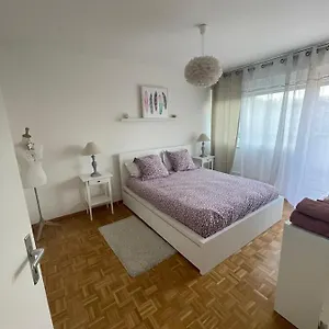 Two Bedroom Cozy Flat In The Heart Of ジュネーブ