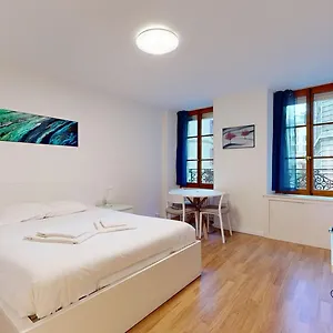 Modern In The Heart Of * Genebra