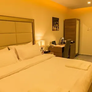 Iris Wuse 2 Hotel 3*