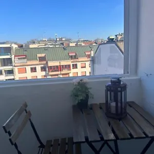In Eaux-vives, Balcony View Apartment Geneva