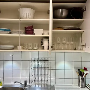 2 Bedroom Flat In Heart Of Eaux-vives Ginebra
